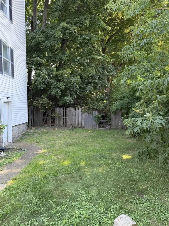 2 bed, 1 bath apartment for rent at 6 Saint Paul St Unit 2, South Salem — photo 15 of 16