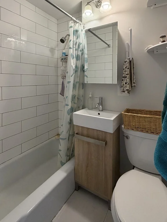 2 bed, 1 bath apartment for rent at 6 Saint Paul St Unit 2, South Salem — photo 8 of 16