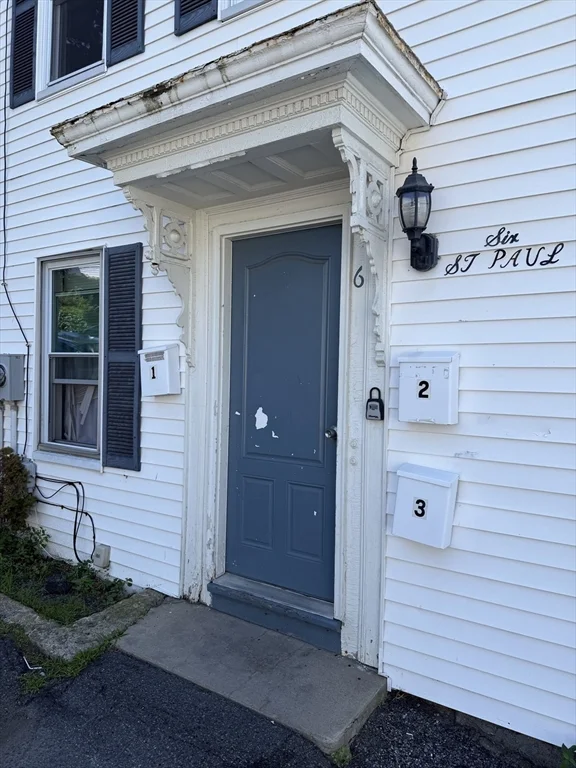 2 bed, 1 bath apartment for rent at 6 Saint Paul St Unit 2, South Salem — photo 2 of 16