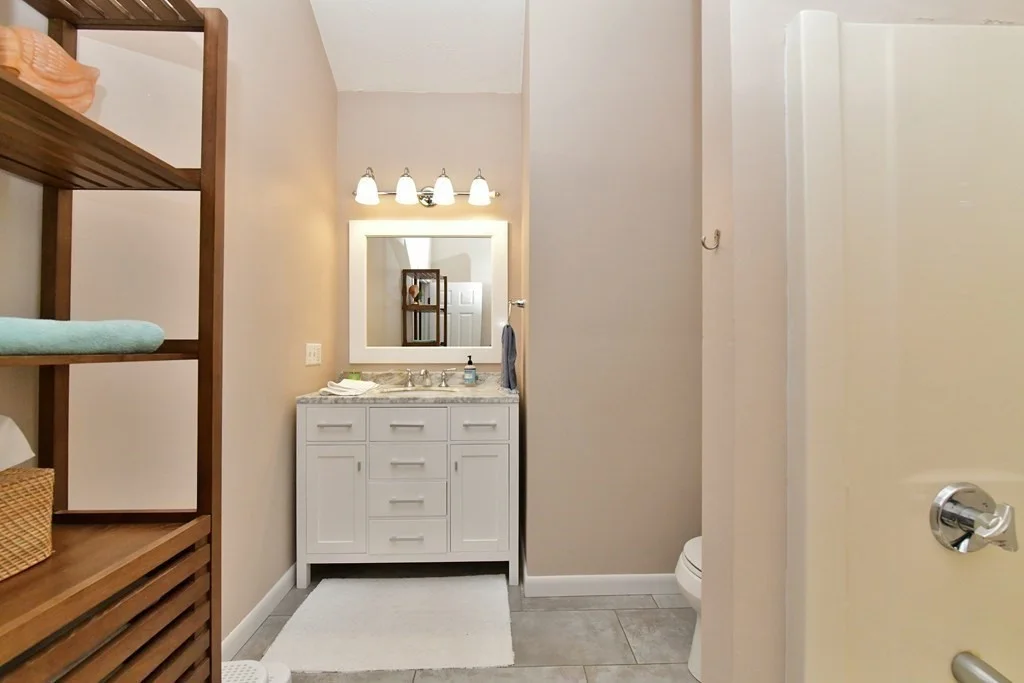 4 bed, 2 bath apartment for rent at 6 Samoset Rd Unit WINTER RENT, Sagamore Beach — photo 20 of 32