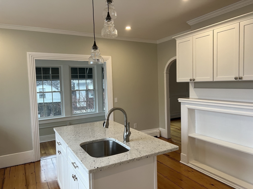 1 bed, 1 bath apartment for rent at 6 Samoset St Unit 1, Downtown — photo 3 of 17