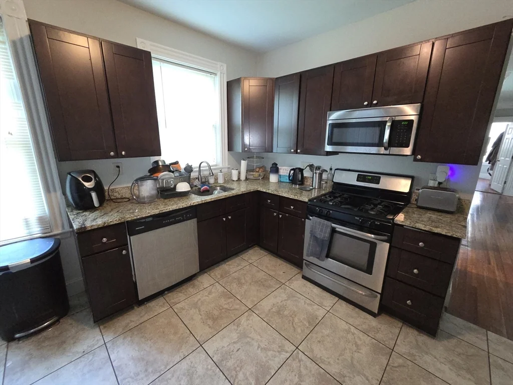 4 bed, 1 bath apartment for rent at 6 Sawyer Ave Unit 2, Dorchester — photo 1 of 11