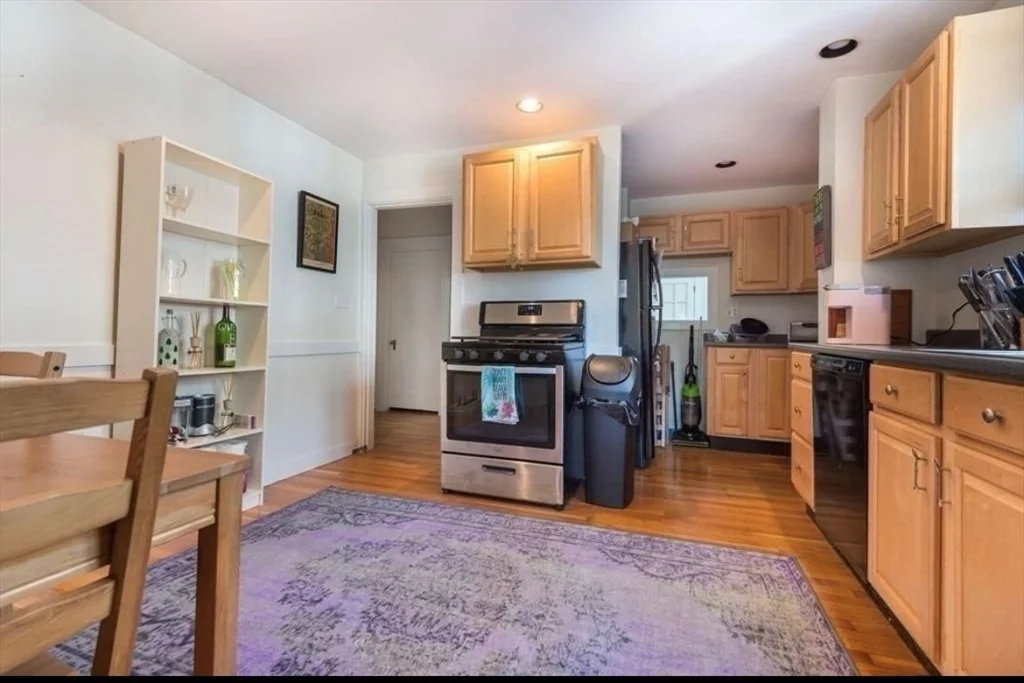 2 bed, 1 bath apartment for rent at 6 Seagrave Unit 2, Cambridge — photo 3 of 9