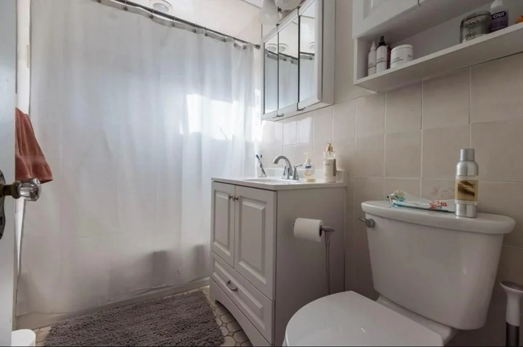 2 bed, 1 bath apartment for rent at 6 Seagrave Unit 2, Cambridge — photo 8 of 9