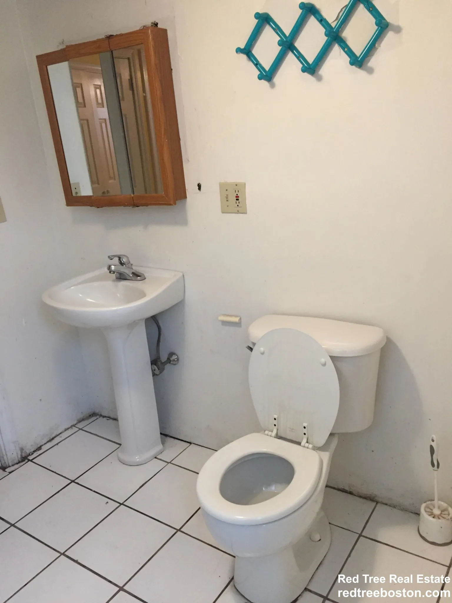 3 bed, 2 bath apartment for rent at 6 Sewall St Unit 1, Mission Hill — photo 5 of 6