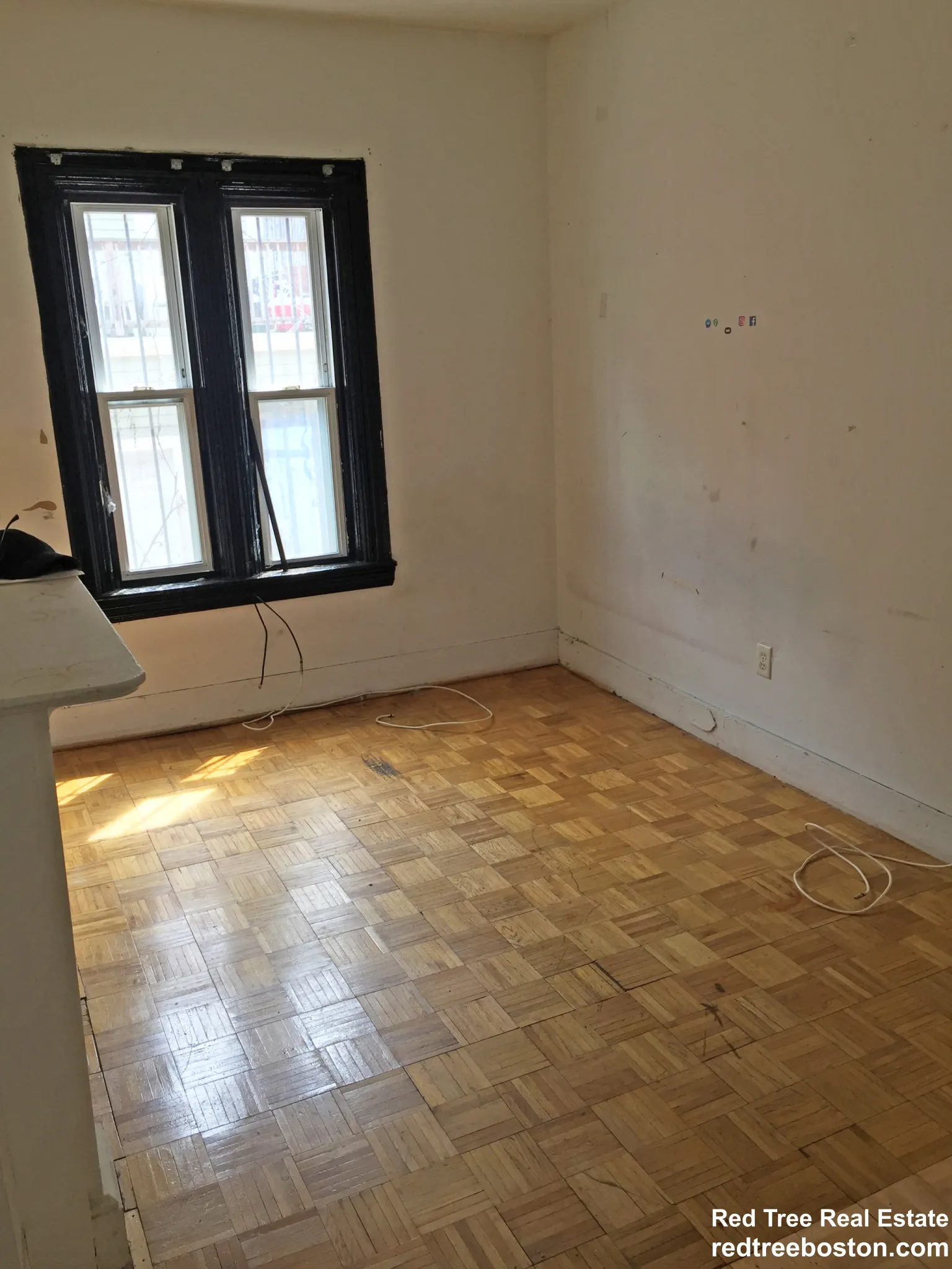 3 bed, 2 bath apartment for rent at 6 Sewall St Unit 1, Mission Hill — photo 3 of 6