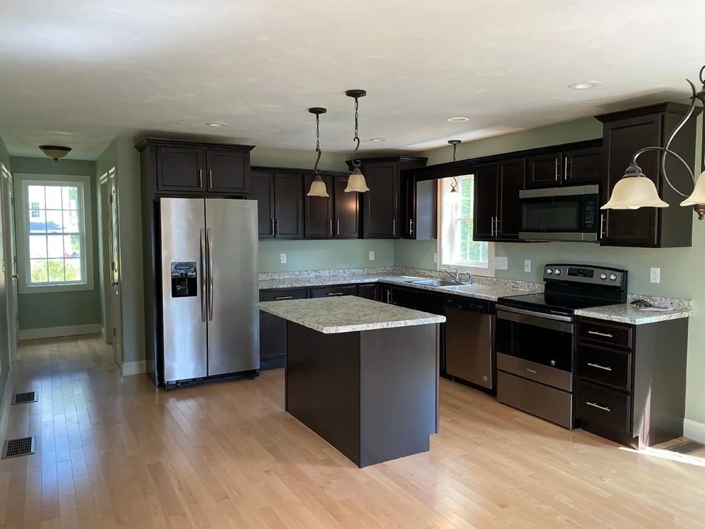 3 bed, 2 bath apartment for rent at 6 Shamrock Ln, Lakeville — photo 5 of 20