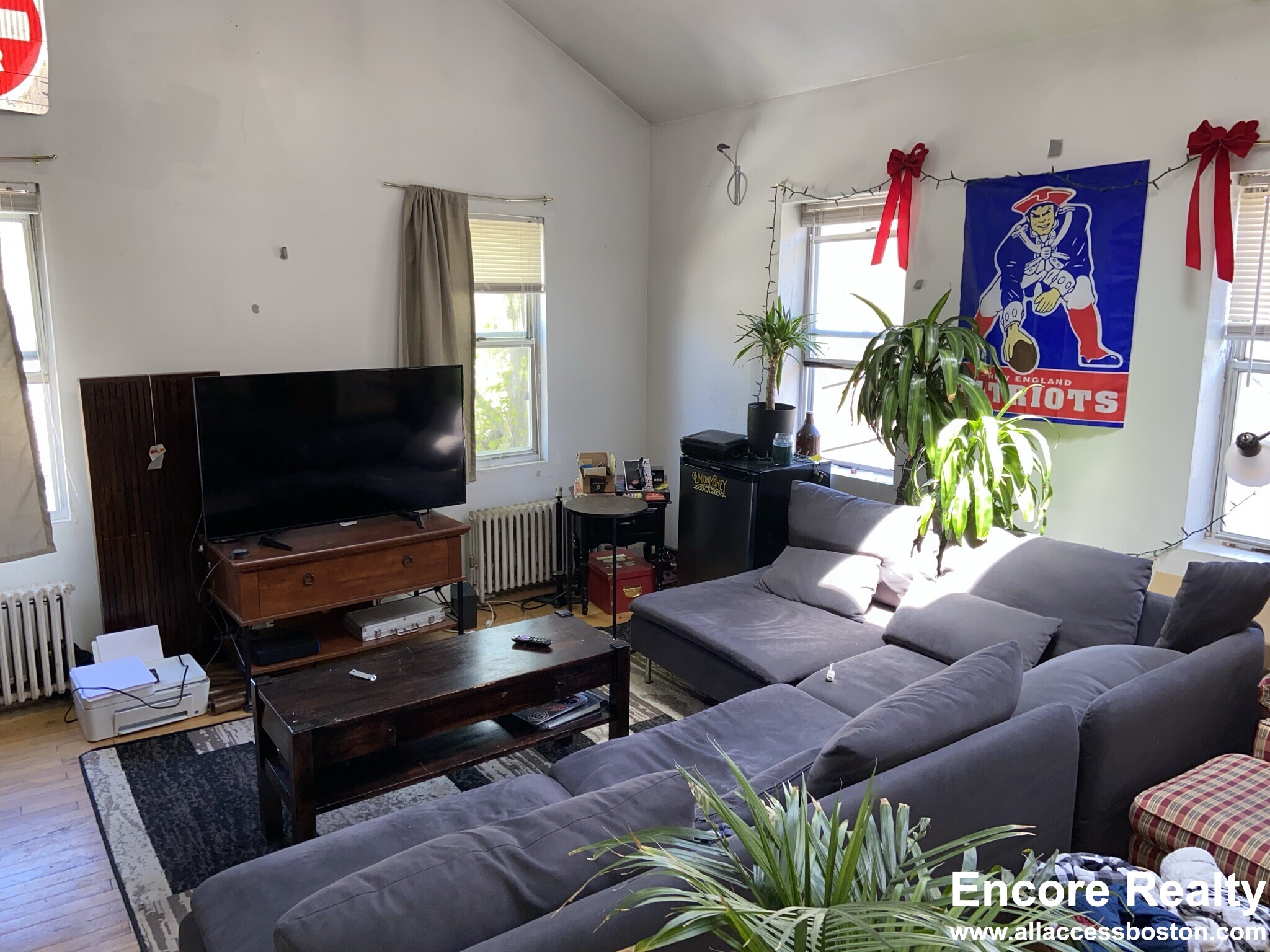 4 bed, 1 bath apartment for rent at 6 Shepard St Unit 1, Brighton — photo 4 of 11