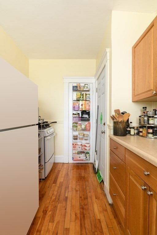 1 bed, 1 bath apartment for rent at 6 Sherborn Ct Unit 3, Medford — photo 4 of 7