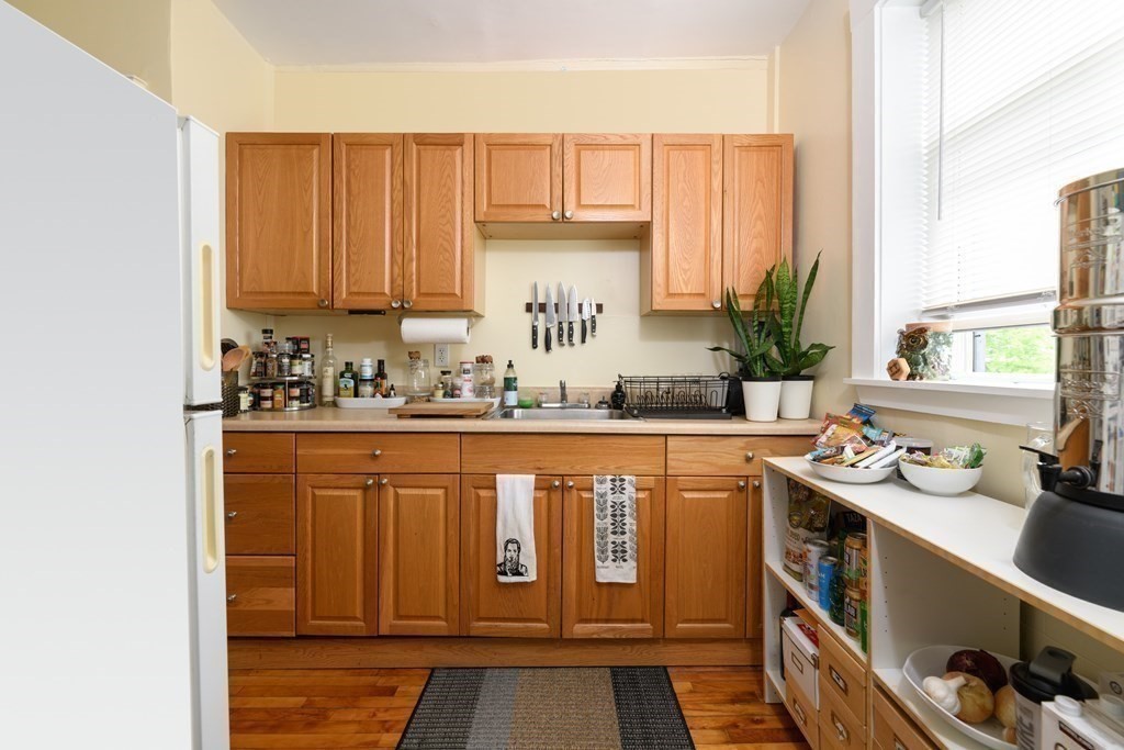 1 bed, 1 bath apartment for rent at 6 Sherborn Ct Unit 3, Medford — photo 3 of 7