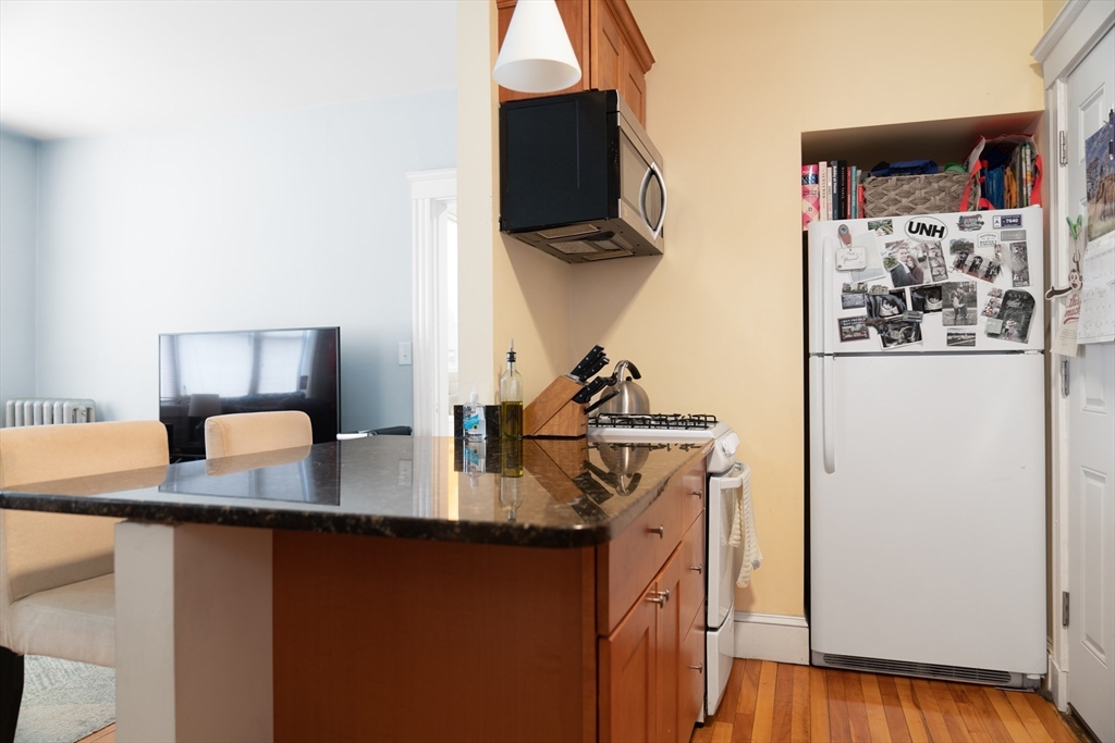 1 bed, 1 bath apartment for rent at 6 Sherborn Ct Unit 8, Medford — photo 3 of 10