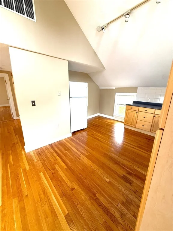 2 bed, 1 bath apartment for rent at 6 Skillings Unit 1, Winchester — photo 6 of 8