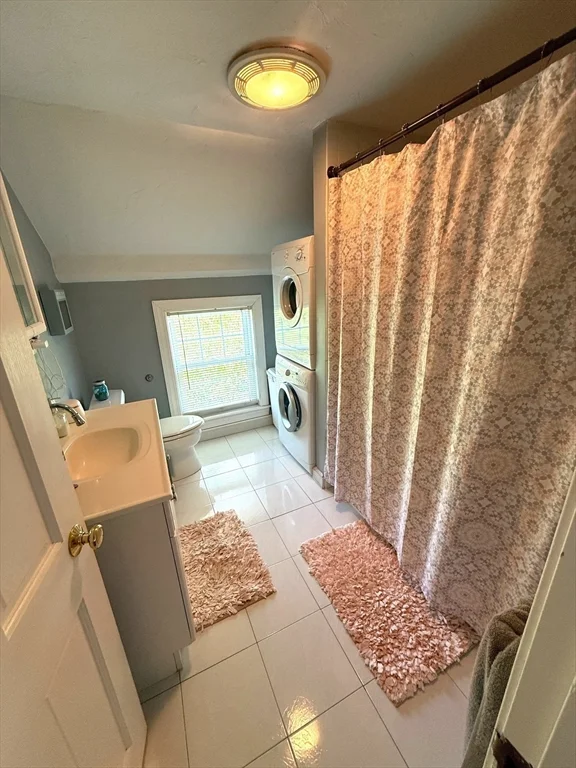 2 bed, 1 bath apartment for rent at 6 Skillings Unit 2, Winchester — photo 6 of 8