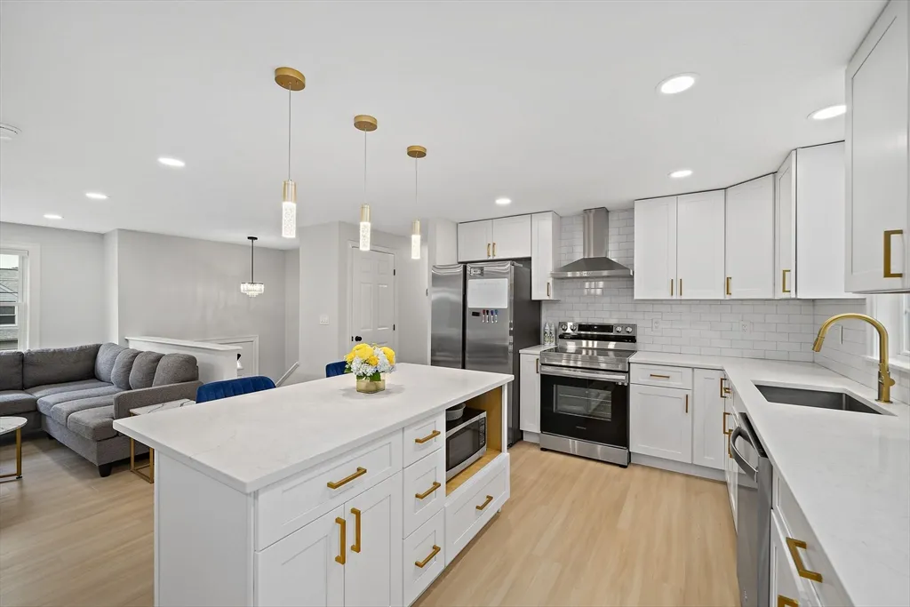3 bed, 2 bath apartment for rent at 6 Skyview Rd Unit 6, Woburn — photo 6 of 27