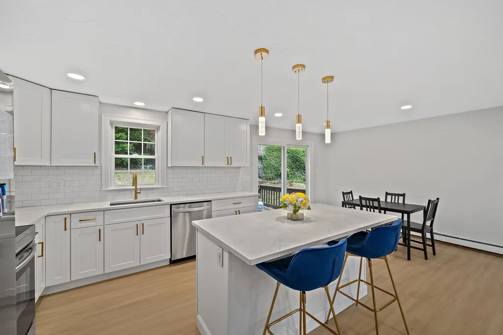 3 bed, 2 bath apartment for rent at 6 Skyview Rd Unit 6, Woburn — photo 4 of 27