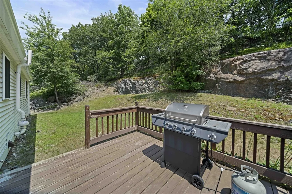 3 bed, 2 bath apartment for rent at 6 Skyview Rd Unit 6, Woburn — photo 23 of 27