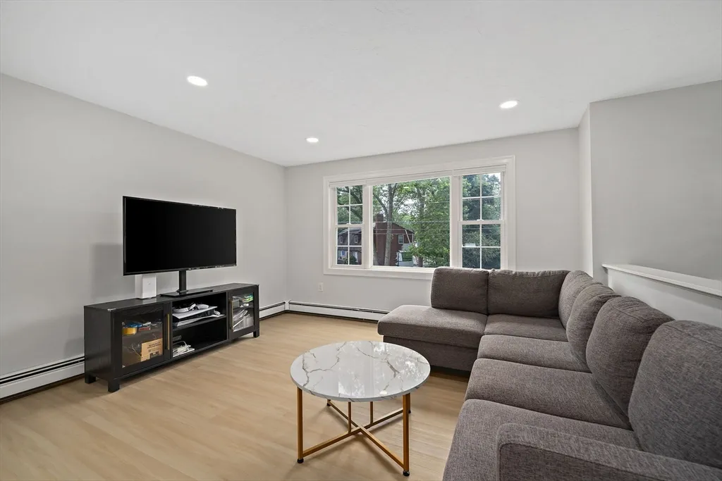 3 bed, 2 bath apartment for rent at 6 Skyview Rd Unit 6, Woburn — photo 10 of 27