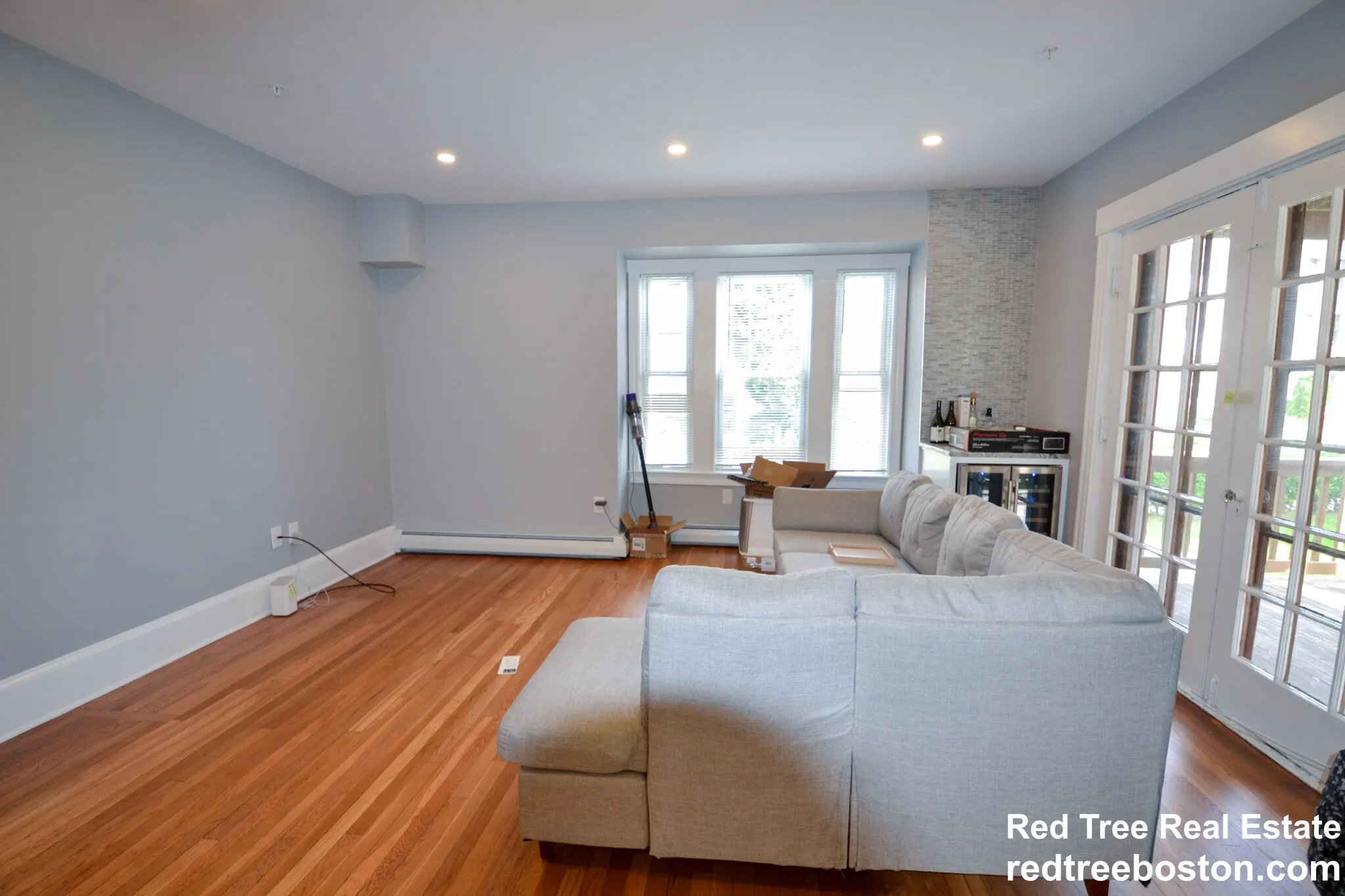 4 bed, 2 bath apartment for rent at 6 South St Unit 1, Brighton — photo 5 of 15