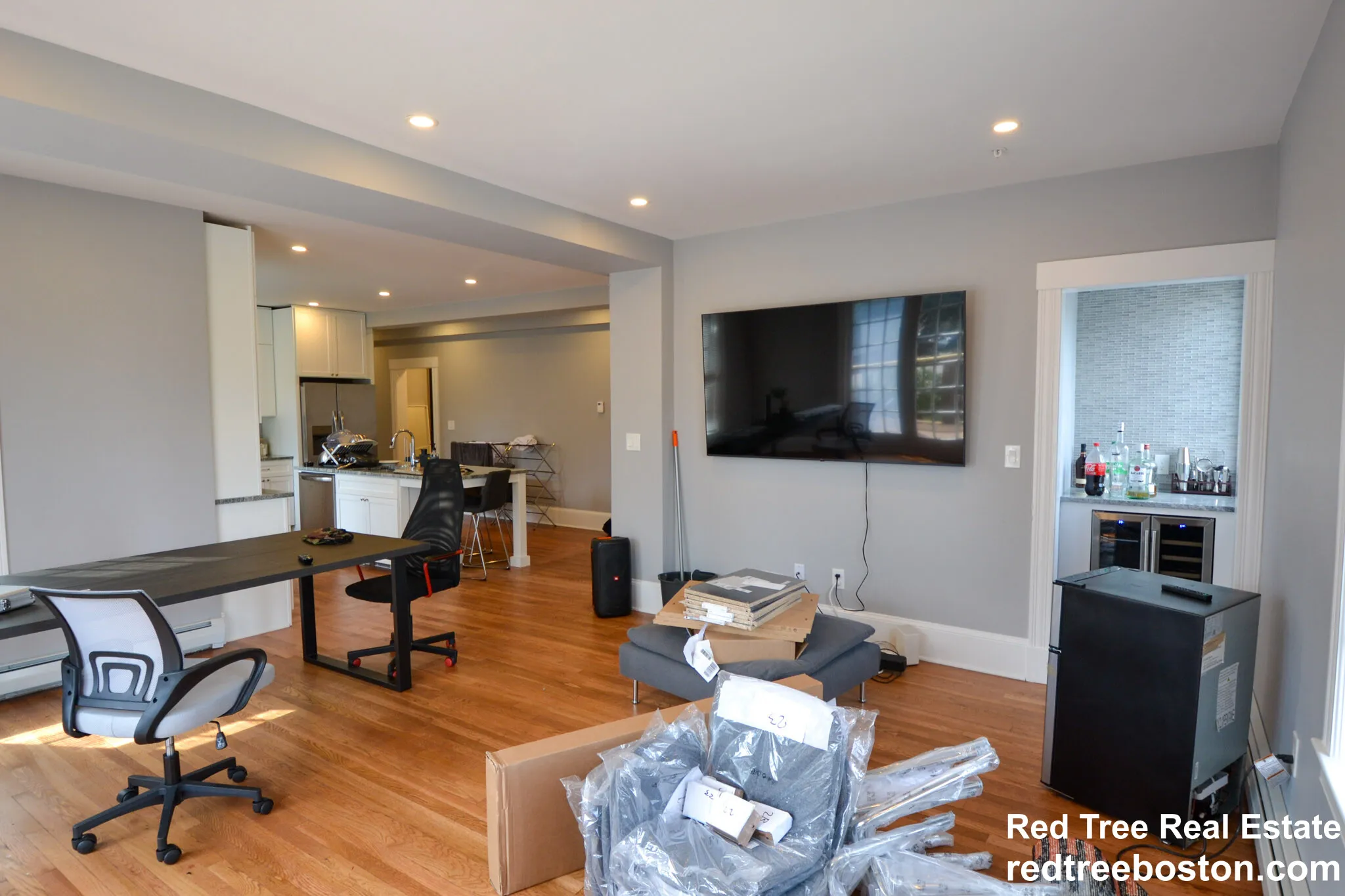 4 bed, 2 bath apartment for rent at 6 South St Unit 2, Brighton — photo 5 of 9