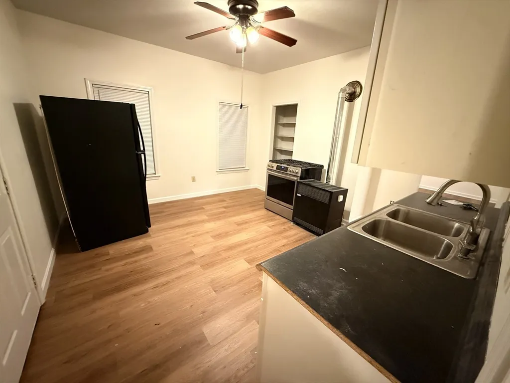 2 bed, 1 bath apartment for rent at 6 South Ward St Unit 1, Oak Hill — photo 4 of 7