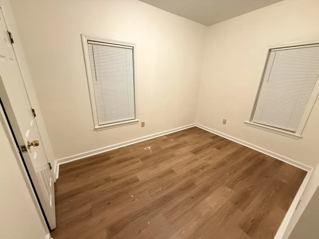 2 bed, 1 bath apartment for rent at 6 South Ward St Unit 1, Oak Hill — photo 5 of 7