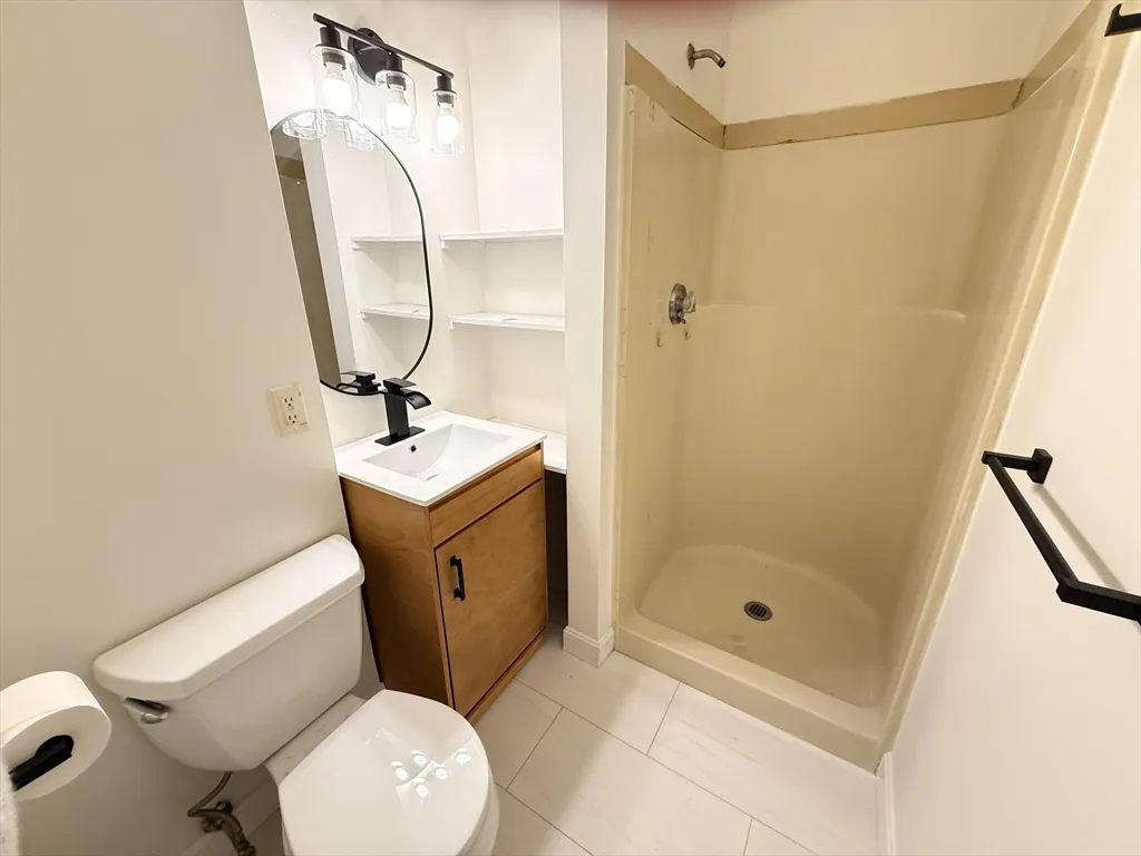 2 bed, 1 bath apartment for rent at 6 South Ward St Unit 1, Oak Hill — photo 6 of 7