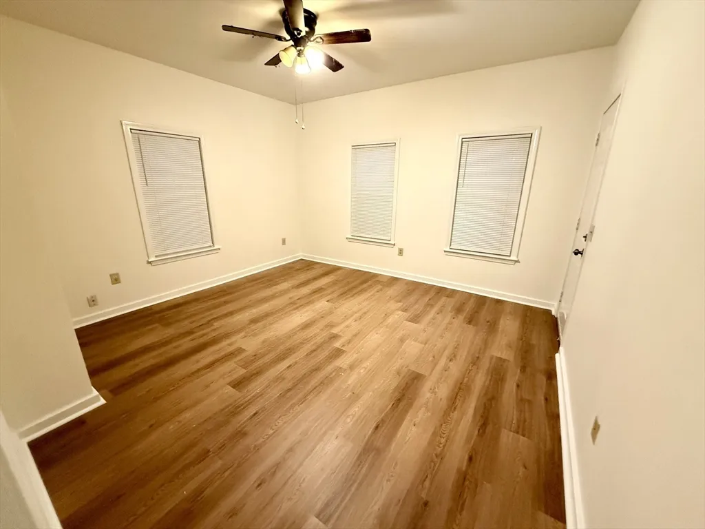 2 bed, 1 bath apartment for rent at 6 South Ward St Unit 1, Oak Hill — photo 2 of 7