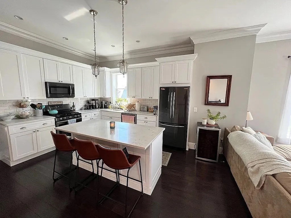 4 bed, 3 bath apartment for rent at 6 Souther Rd Unit 1, Dorchester — photo 1 of 16
