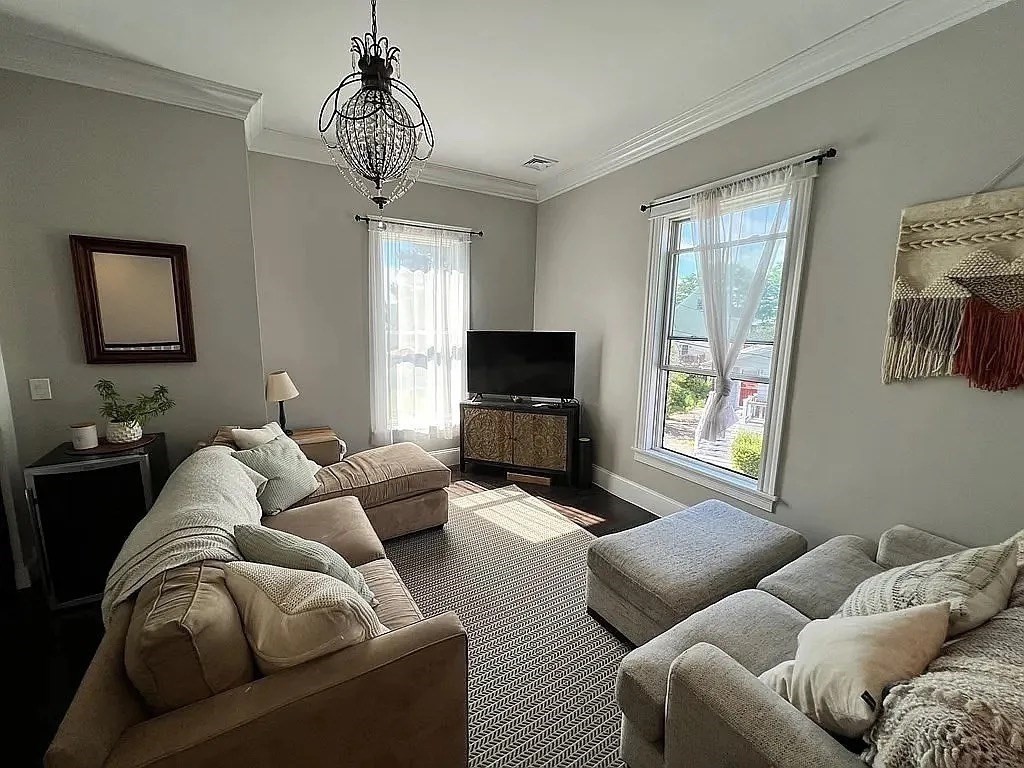 4 bed, 3 bath apartment for rent at 6 Souther Rd Unit 1, Dorchester — photo 3 of 16
