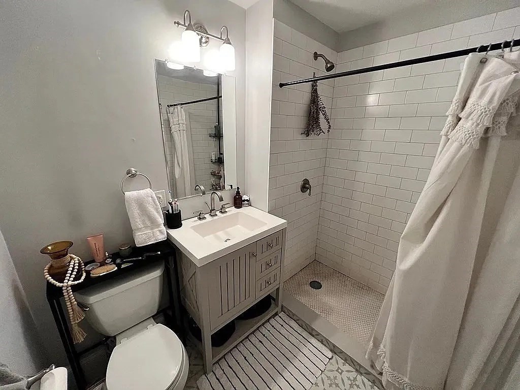 4 bed, 3 bath apartment for rent at 6 Souther Rd Unit 1, Dorchester — photo 8 of 16