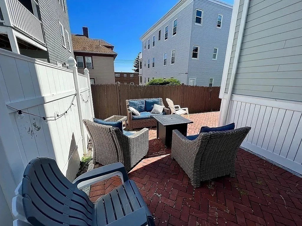 4 bed, 3 bath apartment for rent at 6 Souther Rd Unit 1, Dorchester — photo 15 of 16