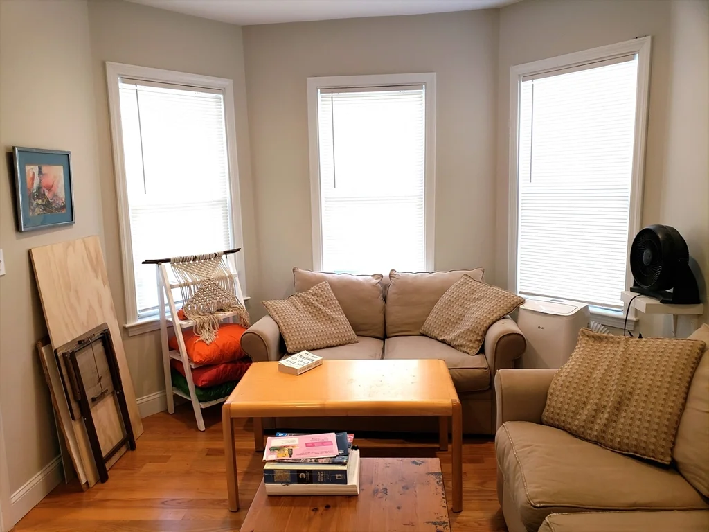 3 bed, 1 bath apartment for rent at 6 Speridakis Ter Unit 6, Cambridgeport — photo 3 of 14