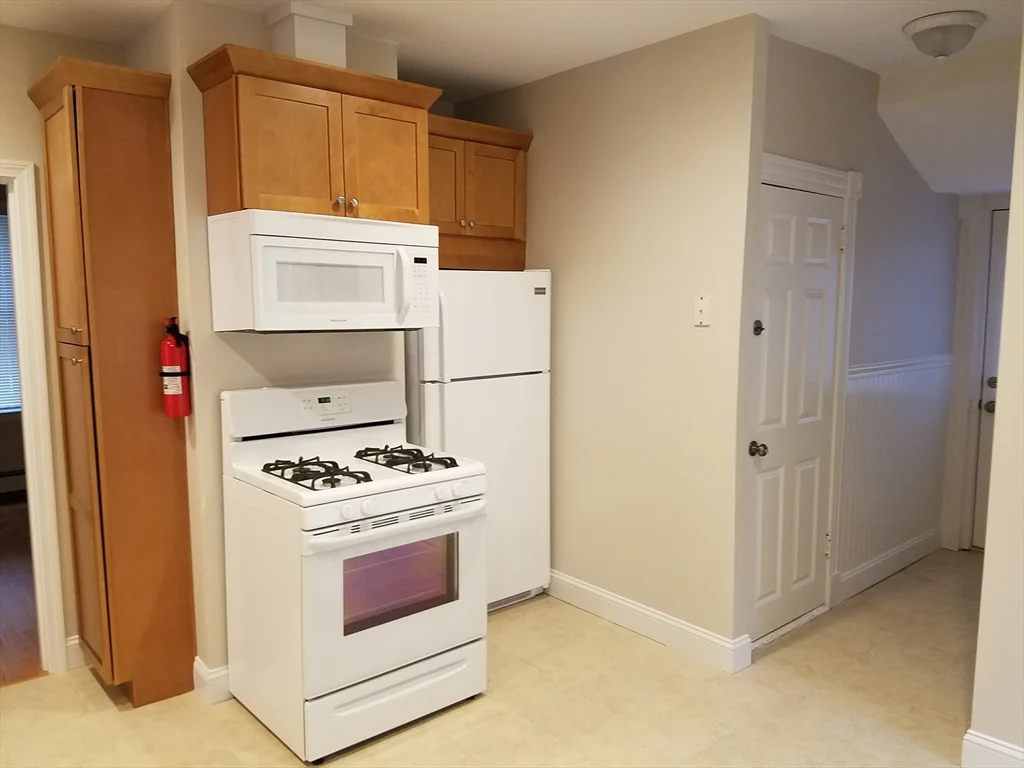 3 bed, 1 bath apartment for rent at 6 Speridakis Ter Unit 6, Cambridgeport — photo 10 of 14