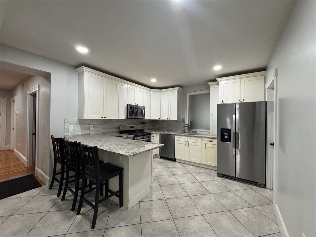 5 bed, 2 bath apartment for rent at 6 Stephen St Unit 2, Lynn — photo 4 of 12