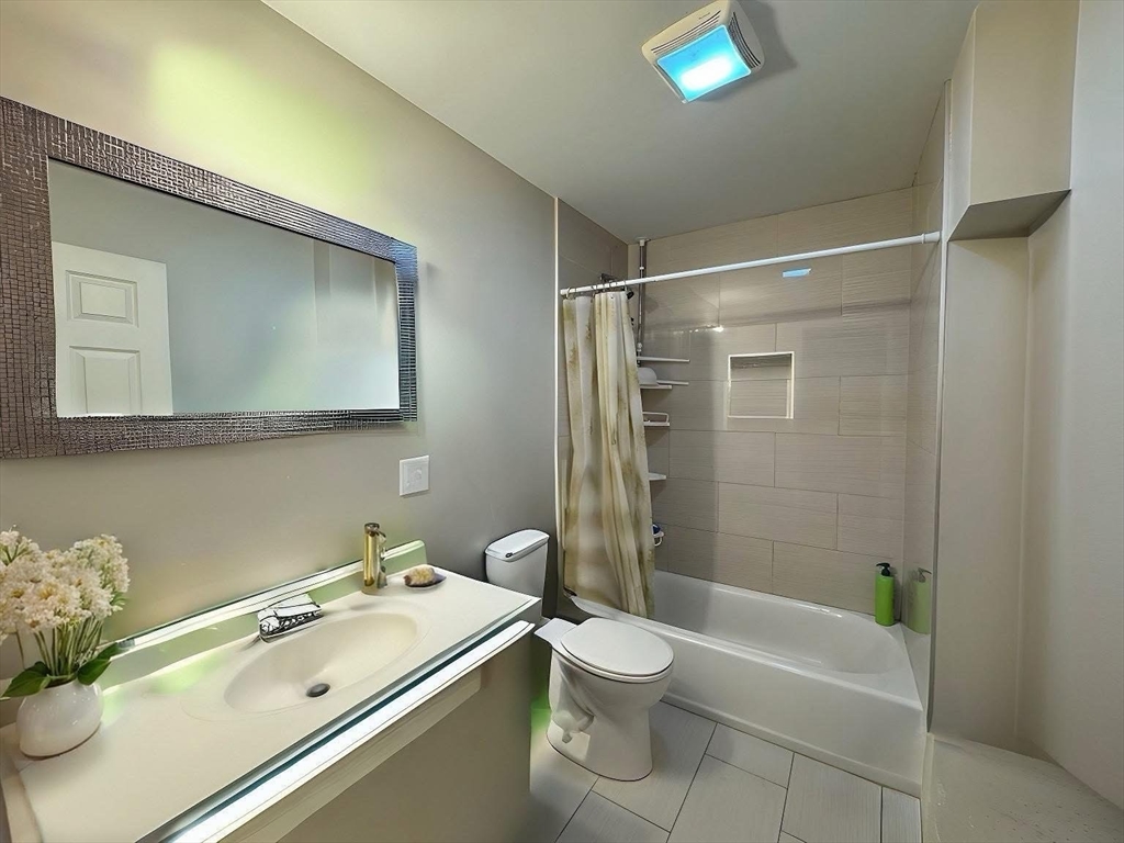 5 bed, 2 bath apartment for rent at 6 Stephen St Unit 2, Lynn — photo 10 of 12