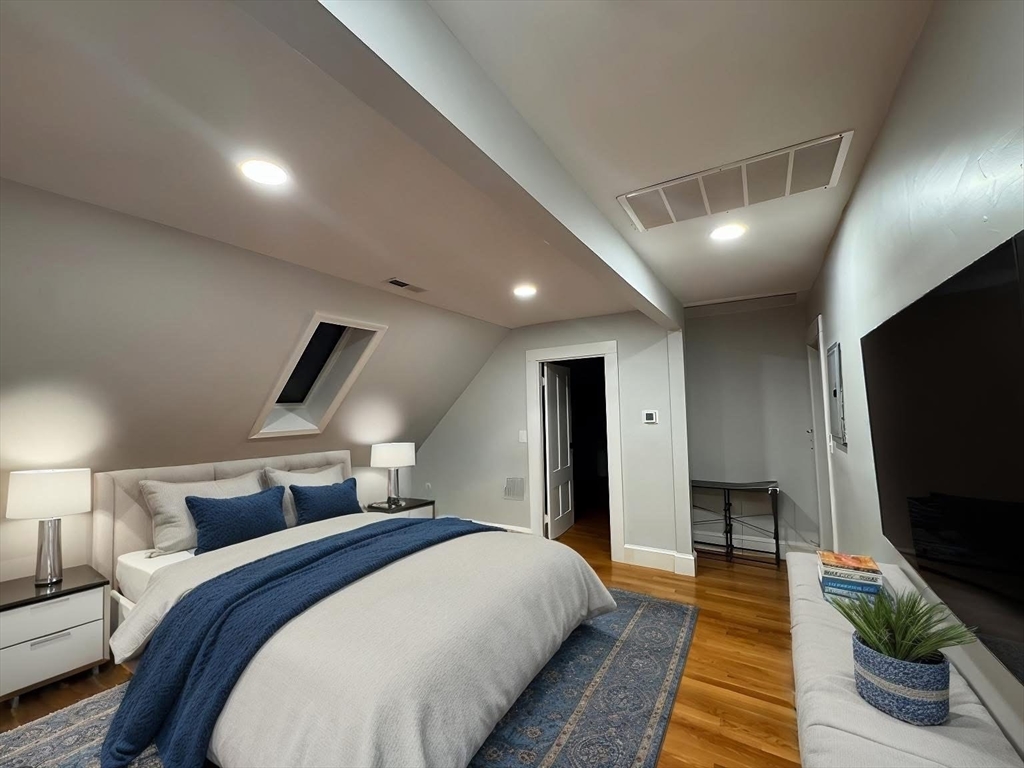 5 bed, 2 bath apartment for rent at 6 Stephen St Unit 2, Lynn — photo 9 of 12