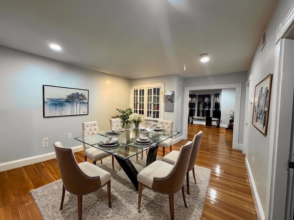 5 bed, 2 bath apartment for rent at 6 Stephen St Unit 2, Lynn — photo 3 of 12