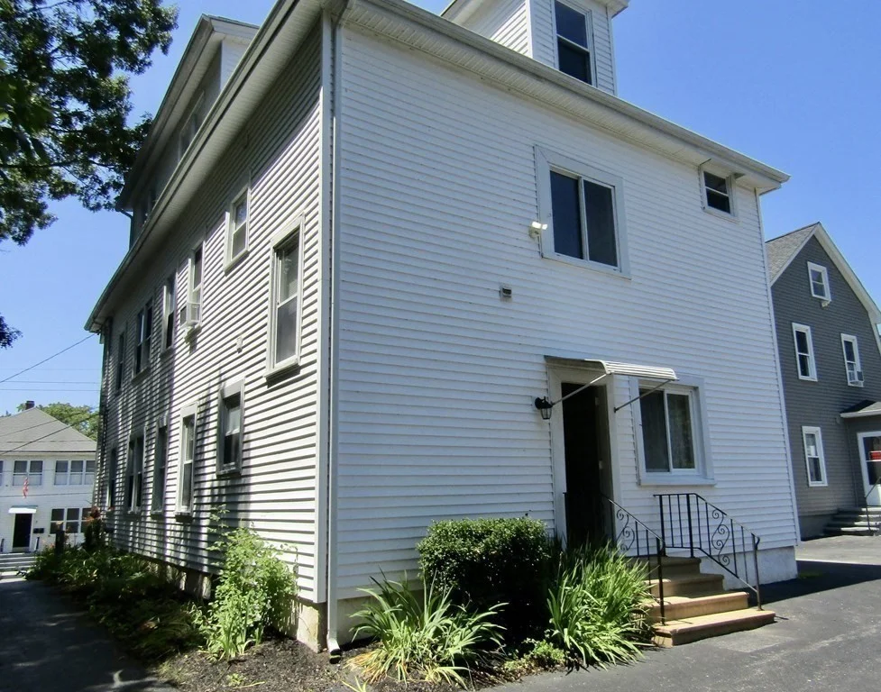 3 bed, 1 bath apartment for rent at 6 Stoughton Ave Unit 1, Webster — photo 3 of 16