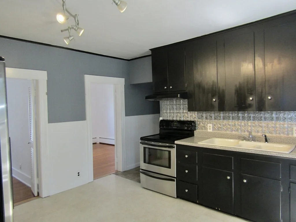 3 bed, 1 bath apartment for rent at 6 Stoughton Ave Unit 1, Webster — photo 5 of 16