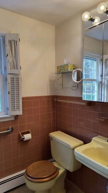 3 bed, 2 bath apartment for rent at 6 Streeter Rd, Paxton — photo 19 of 25