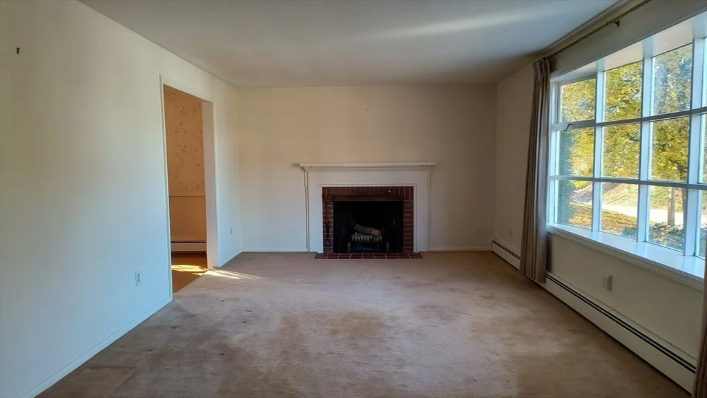 3 bed, 2 bath apartment for rent at 6 Streeter Rd, Paxton — photo 9 of 25