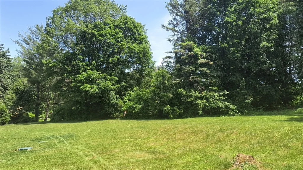 3 bed, 2 bath apartment for rent at 6 Streeter Rd, Paxton — photo 6 of 25