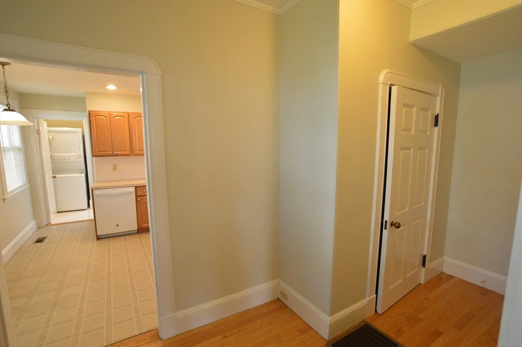 1 bed, 1 bath apartment for rent at 6 Summer St Unit 1L, Beverly — photo 6 of 12