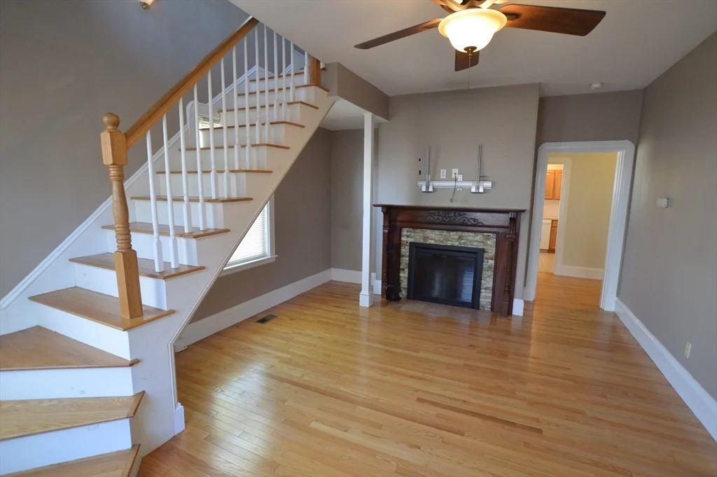 1 bed, 1 bath apartment for rent at 6 Summer St Unit 1L, Beverly — photo 2 of 12