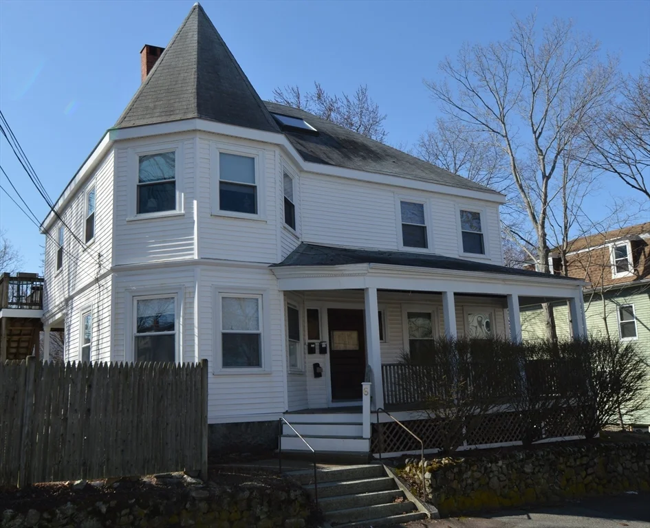 1 bed, 1 bath apartment for rent at 6 Summer St Unit 1L, Beverly — photo 1 of 12