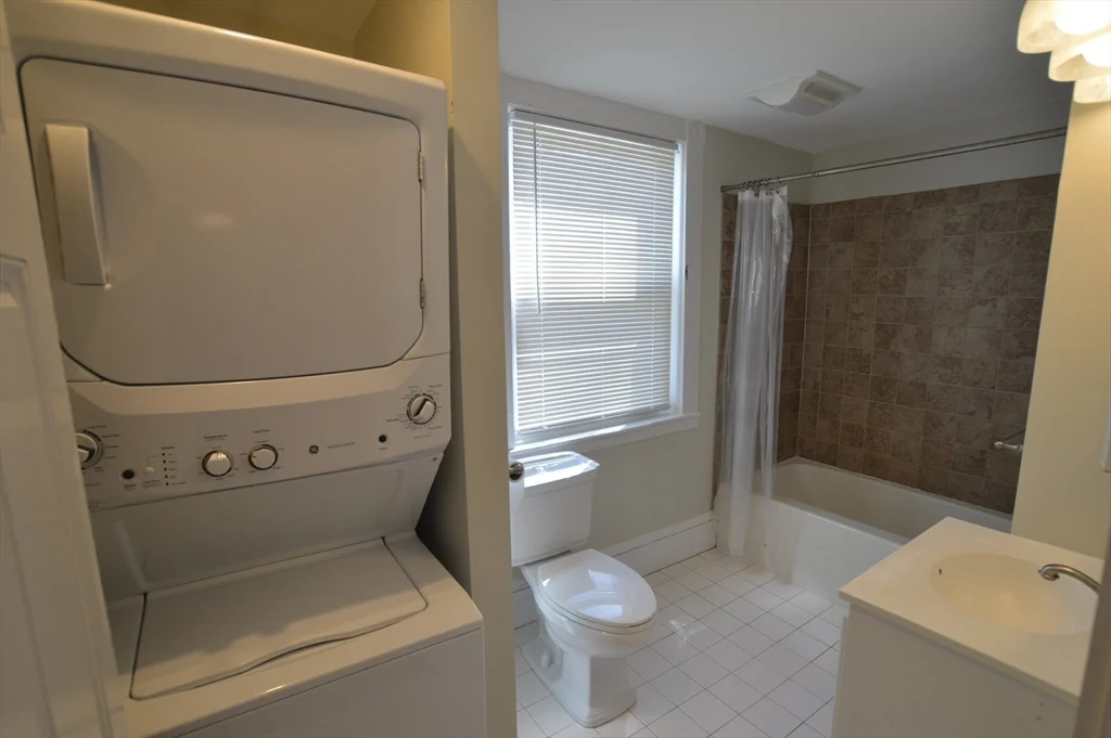 1 bed, 1 bath apartment for rent at 6 Summer St Unit 1L, Beverly — photo 5 of 12
