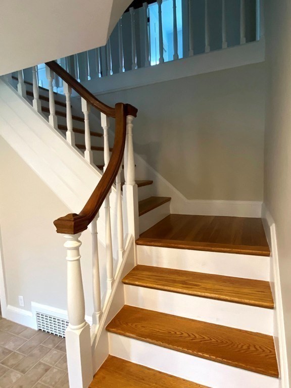 4 bed, 3 bath apartment for rent at 6 Surrey Rd, Newtonville — photo 20 of 38