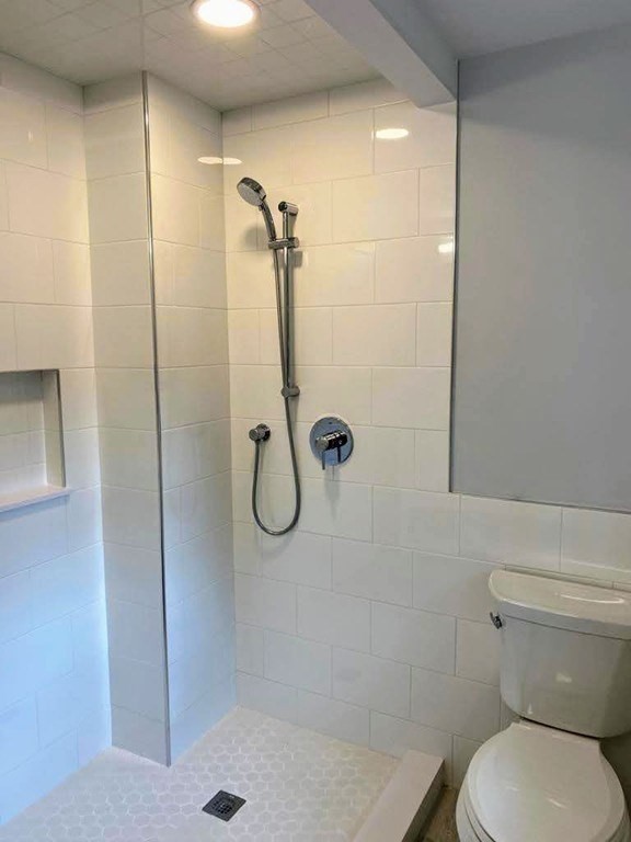 4 bed, 3 bath apartment for rent at 6 Surrey Rd, Newtonville — photo 25 of 38