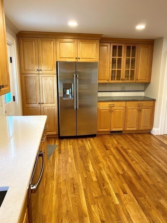 4 bed, 3 bath apartment for rent at 6 Surrey Rd, Newtonville — photo 15 of 38