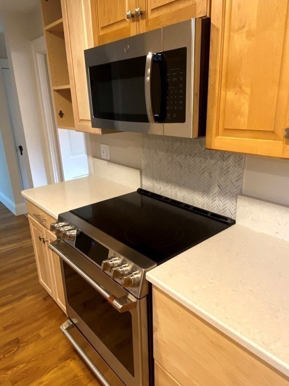 4 bed, 3 bath apartment for rent at 6 Surrey Rd, Newtonville — photo 12 of 38